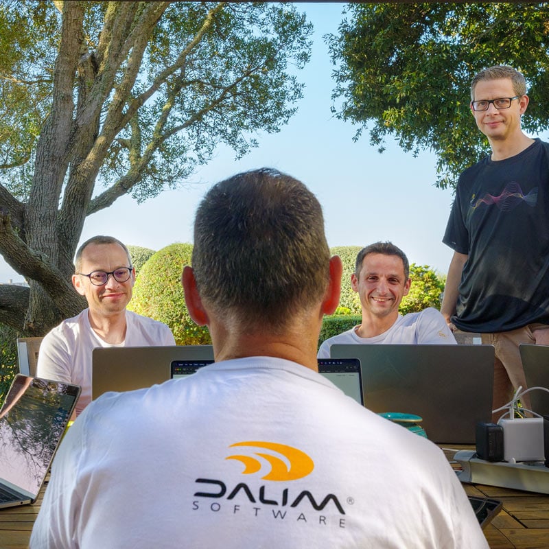 25D003016_DALIM-WEBPAGE-Careers_DUO25Group_Photo-Bottom01