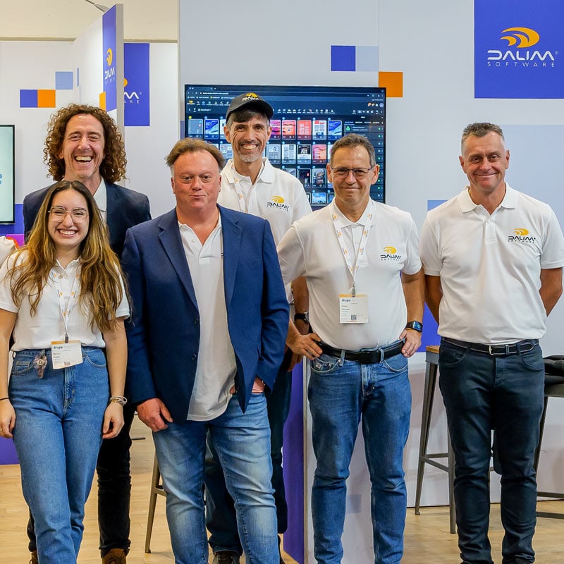 25D003016_DALIM-WEBPAGE-Careers_DUO25Group_Photo-Bottom03