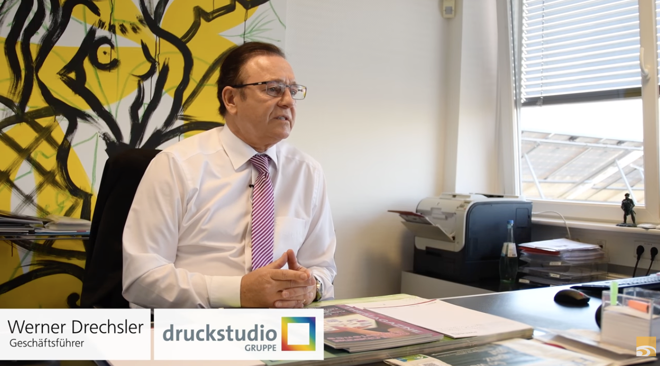 ビデオスクリーン